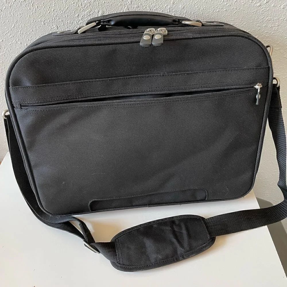 DELL Laptop Computer Nylon Briefcase EUC - Picture 2 of 8